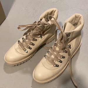 Leather winter boots